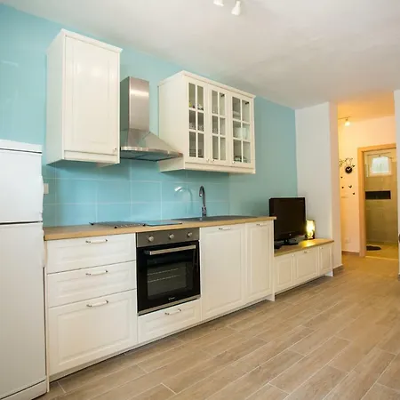 Cozy Coastal Gama * Split