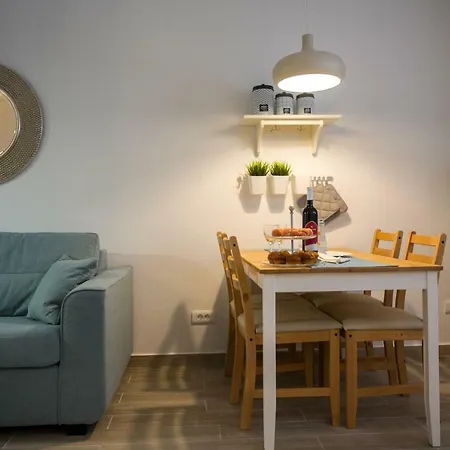 Cozy Coastal Gama Apartment