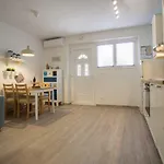 Cozy Coastal Gama 아파트