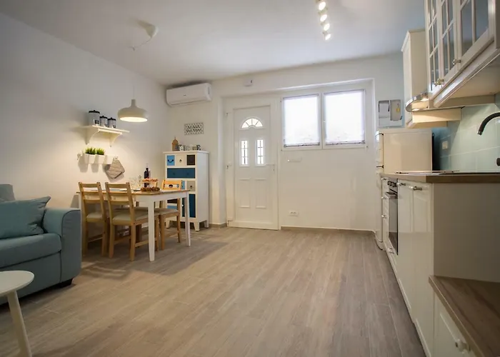 Cozy Coastal Gama דירה